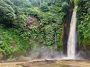 Air Terjun Tersembunyi di Bali
