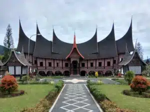 Destinasi Road Trip di Pulau Sumatera
