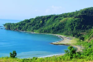 Menjelajahi Pantai-pantai Jawa Barat