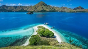 Vacation on Komodo Island with a limited budget